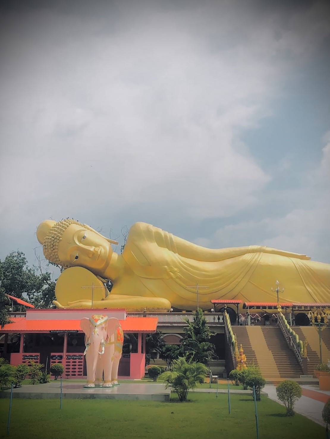 พระพุทธไสยาสน์องค์ใหญ่ วัดดงน้อย